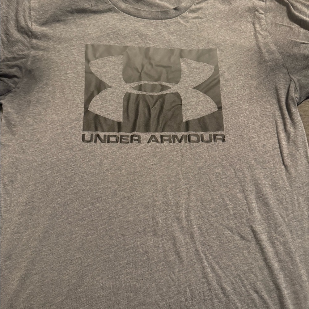 Under Armour Men's Charcoal Logo Tee